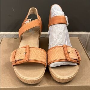Dr Scholl’s Felicity sandals in Clay color. Size 7 ½ M.
